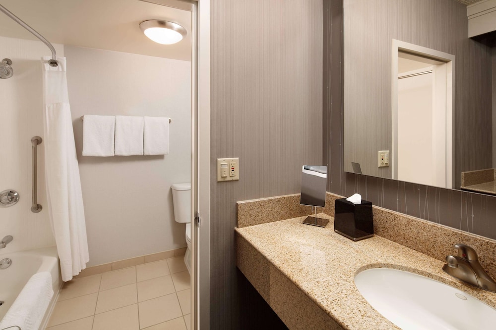 Deluxe Room, 2 Double Beds, Accessible (Hearing) - Photo 5