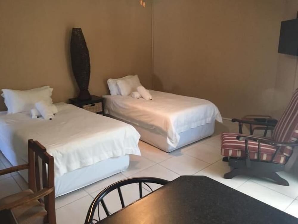 Standard Twin Room photo 3