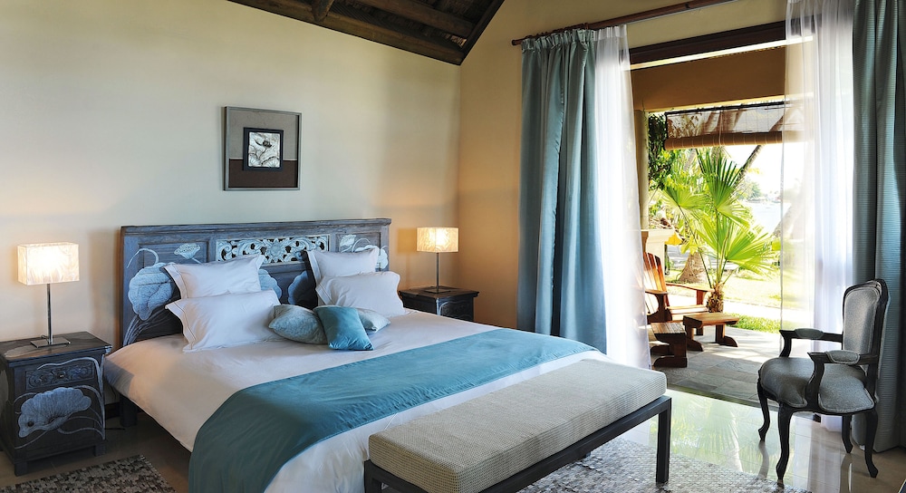 Deluxe Beach Front Suite