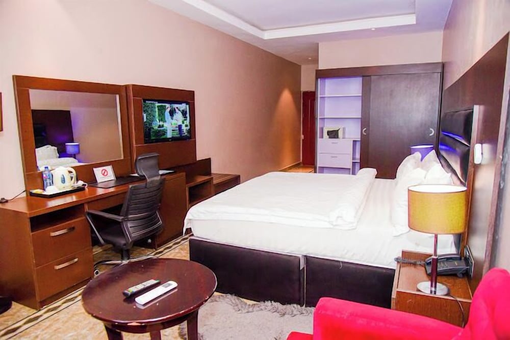 Deluxe Room, Balcony, City View