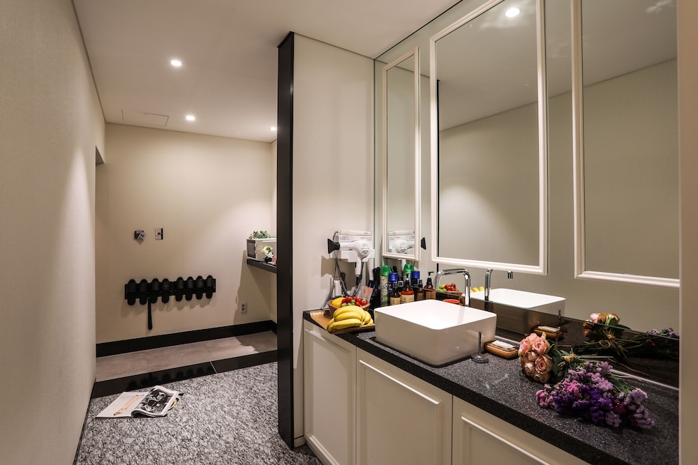 Mari Suite - Photo 5