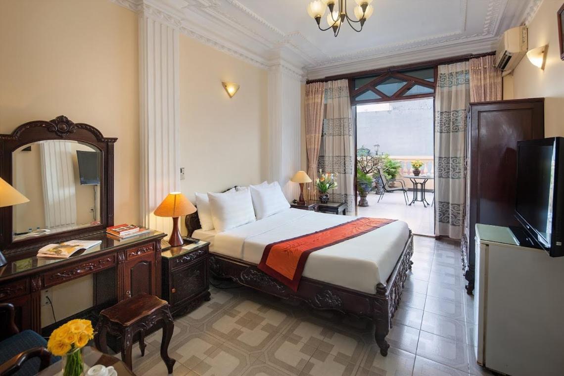 Junior Suite with Balcony