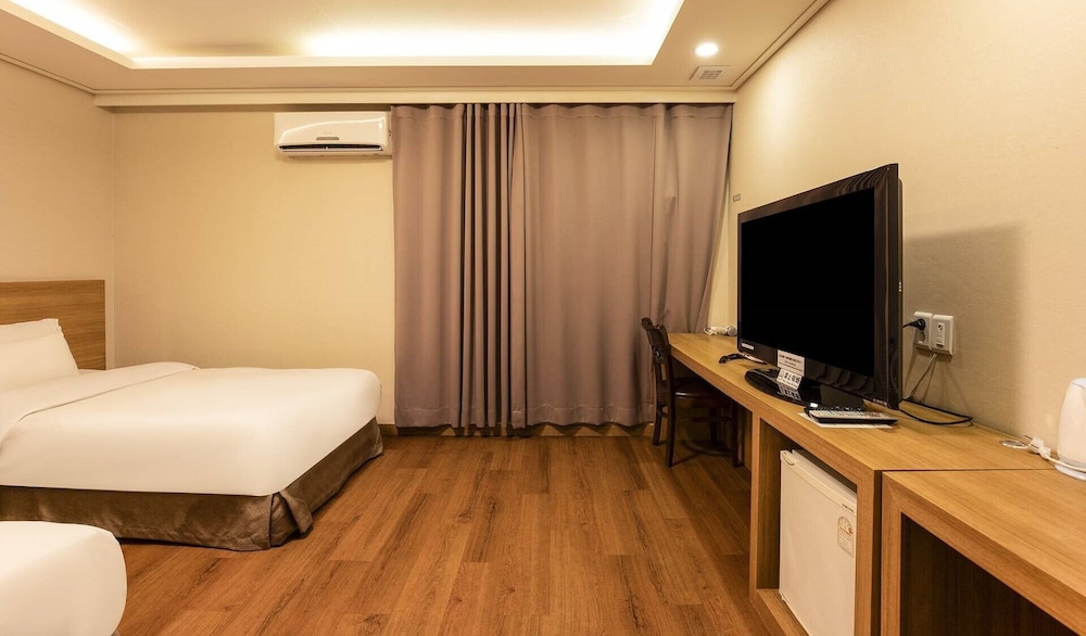 Deluxe Twin Room photo 3