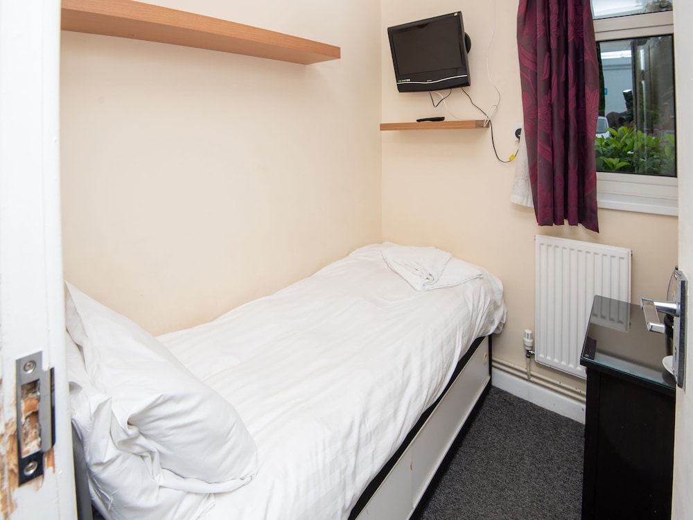 Compact Single Room - Shared photo 2