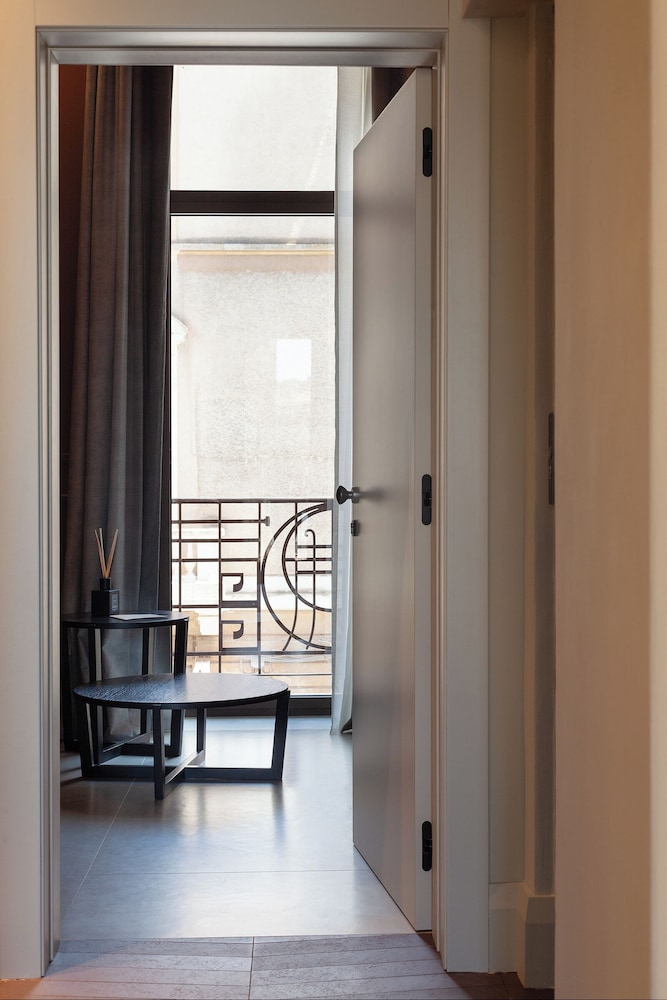 Deluxe Suite - Photo 20