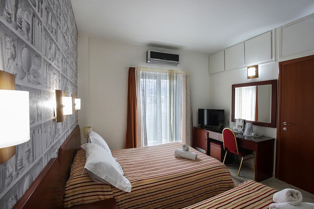 Standard Triple Room - Photo 1