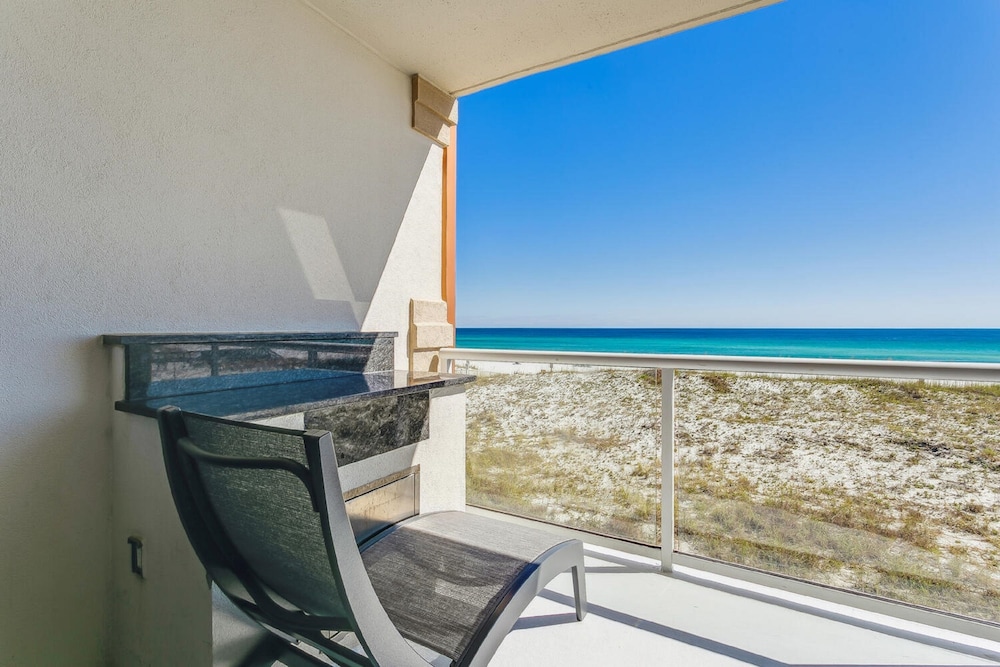 Condo, 1 Bedroom, Beach View, Beachfront (Beach Chairs Included) photo 2