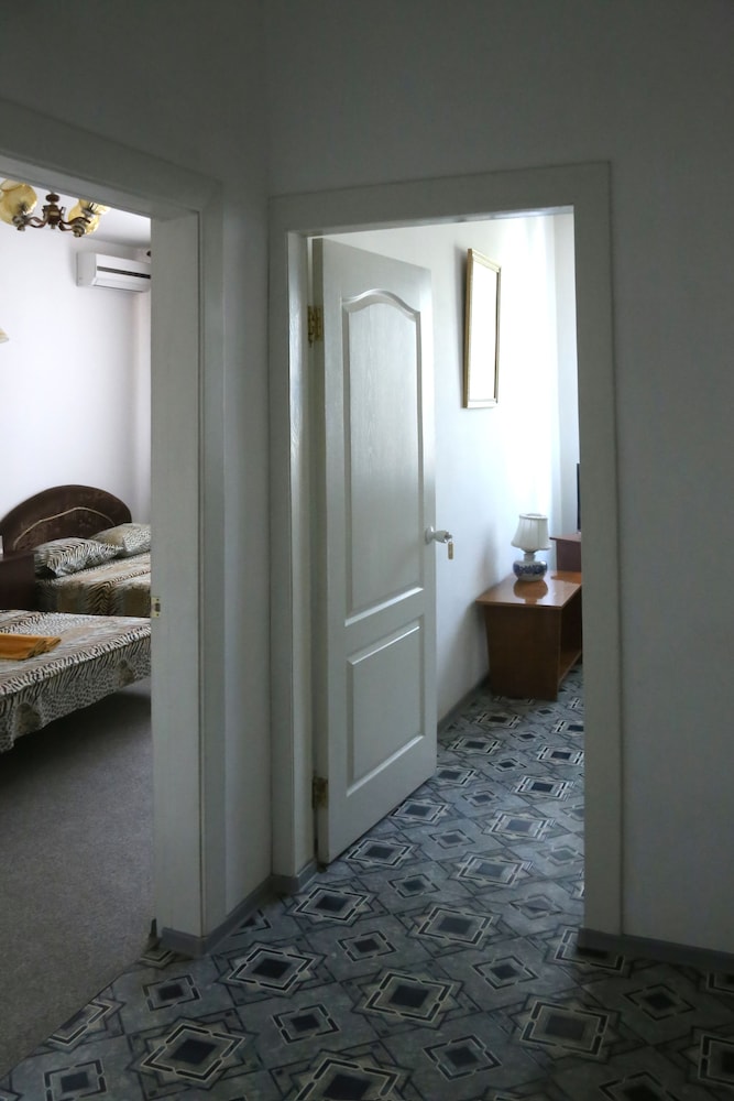 Room, 2 Bedrooms, Non Smoking photo 3
