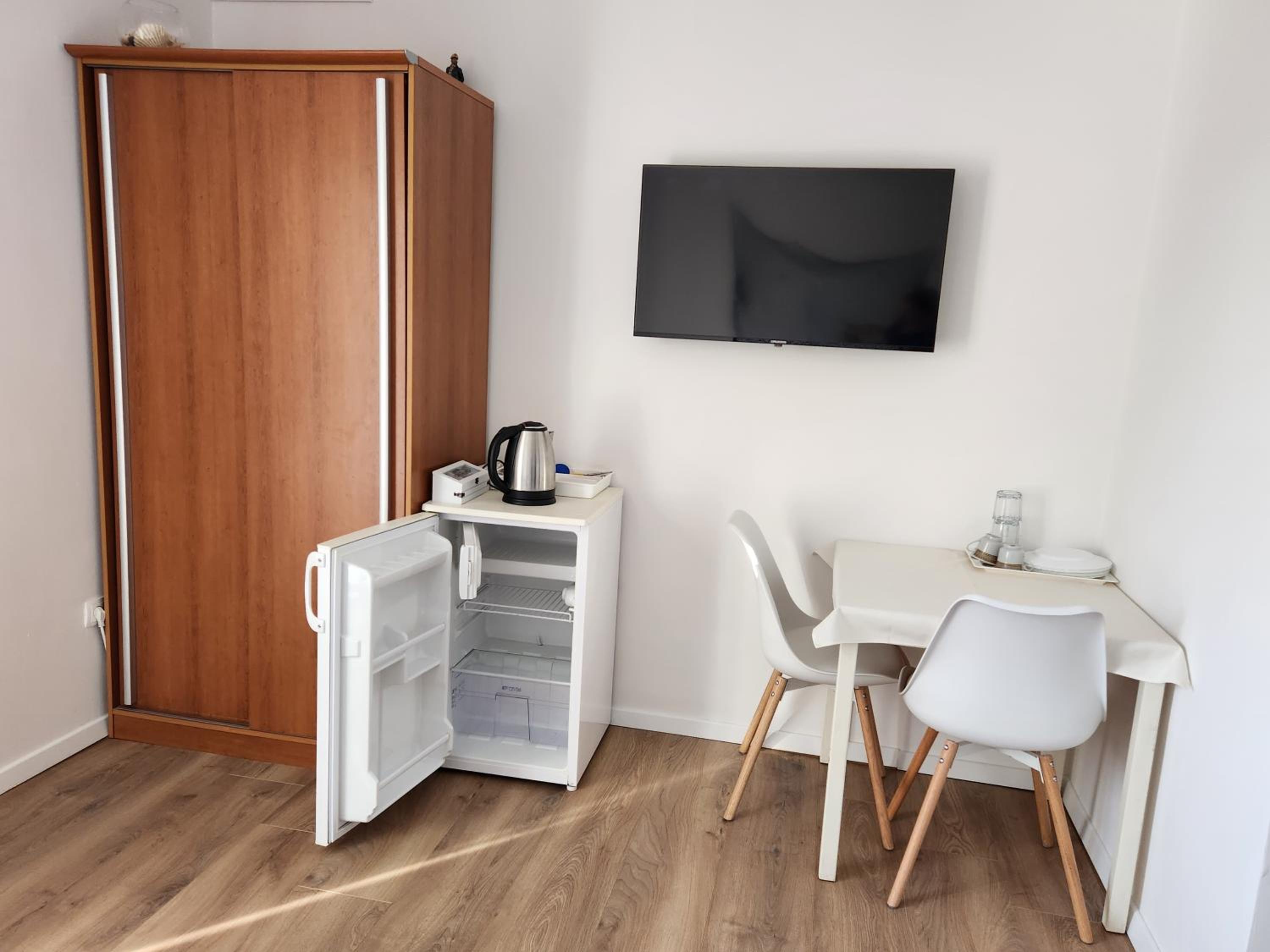 Double or Twin Room with Sea View photo 3