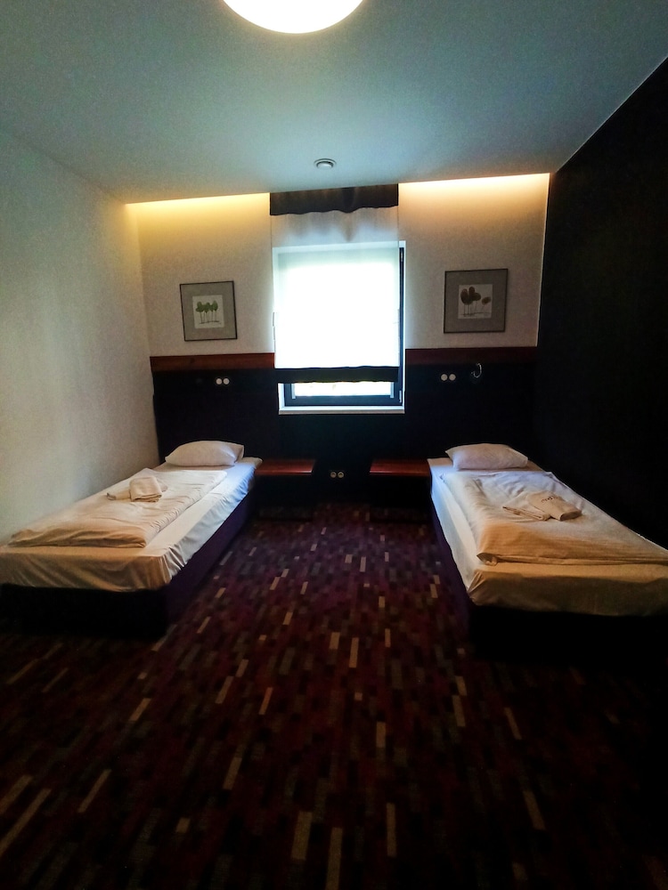 City Twin Room, 2 Twin Beds, Kitchenette photo 1