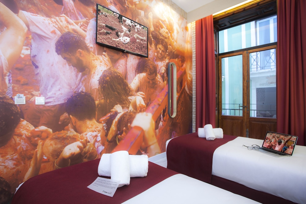 Twin Room - Photo 7