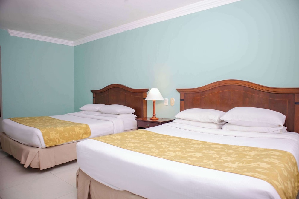 Premium Room, 2 Double Beds, Non Smoking (Family Room) - Photo 2