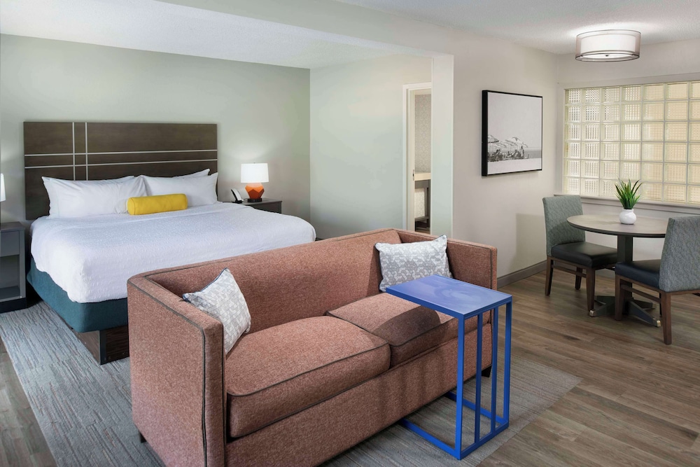 One Bedroom Suite  One King Bed with Jetted Tub photo 1