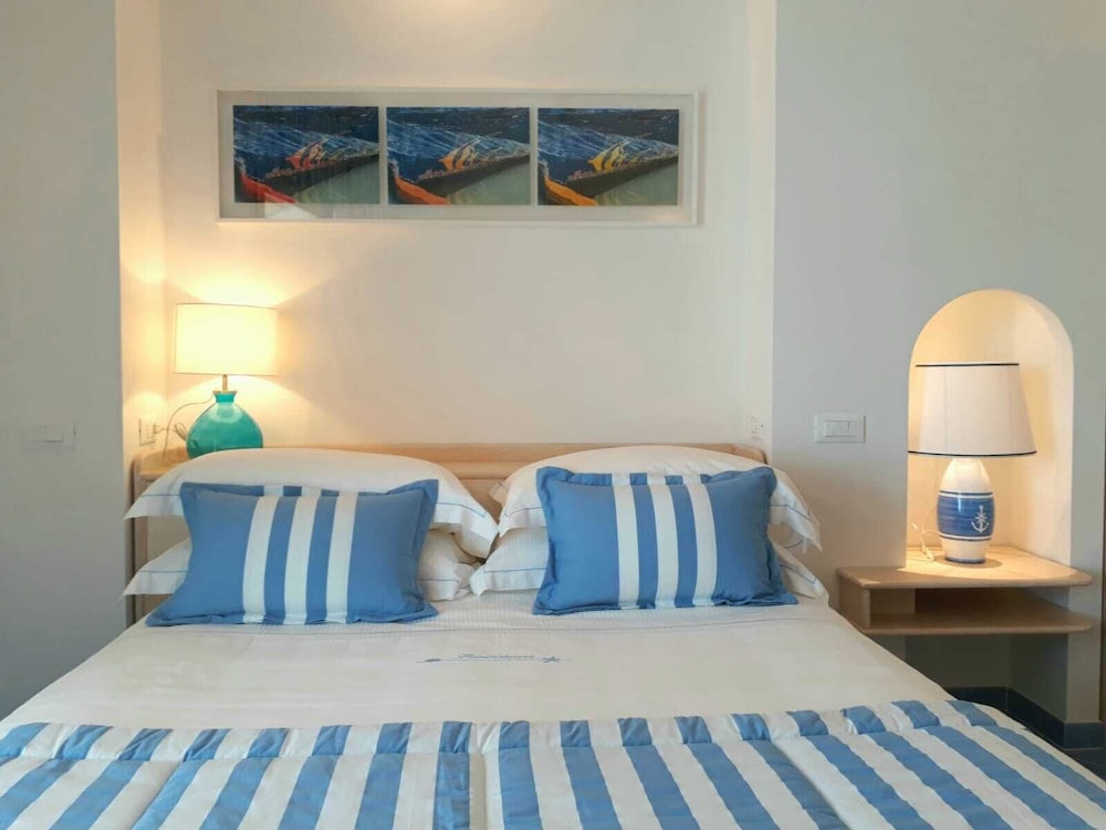 Superior Suite, 2 Bedrooms, Non Smoking, Sea View (MarinaBlu) photo 2