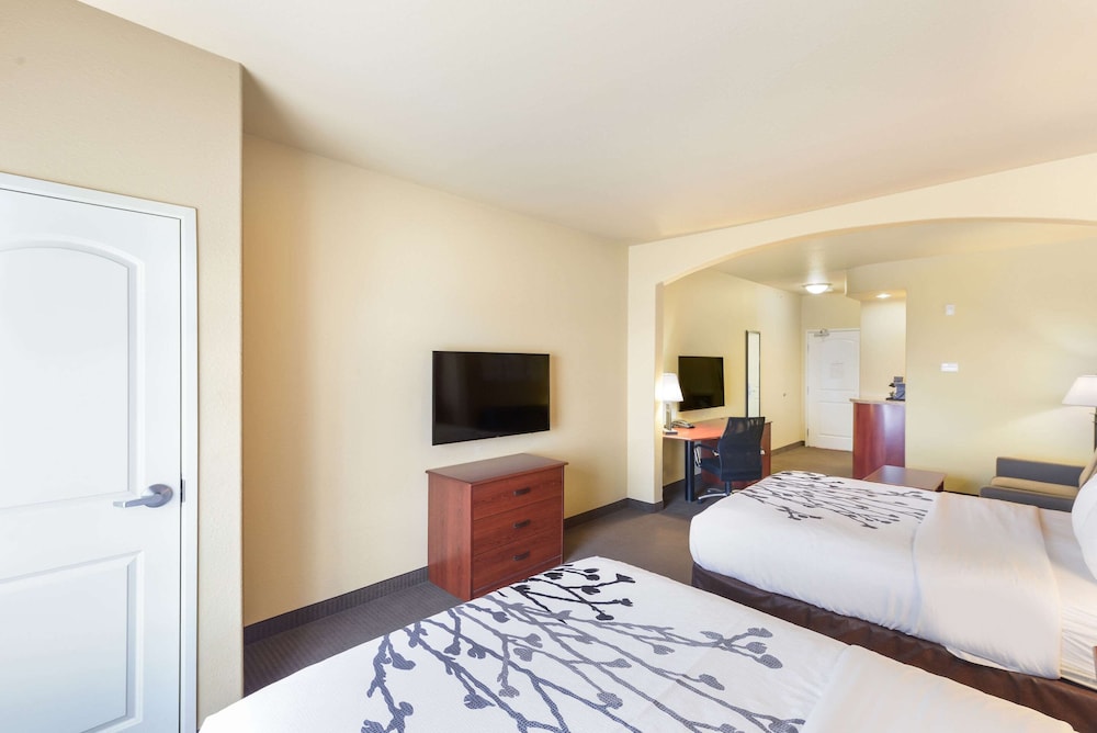 Suite, 2 Queen Beds, Non Smoking - Photo 4