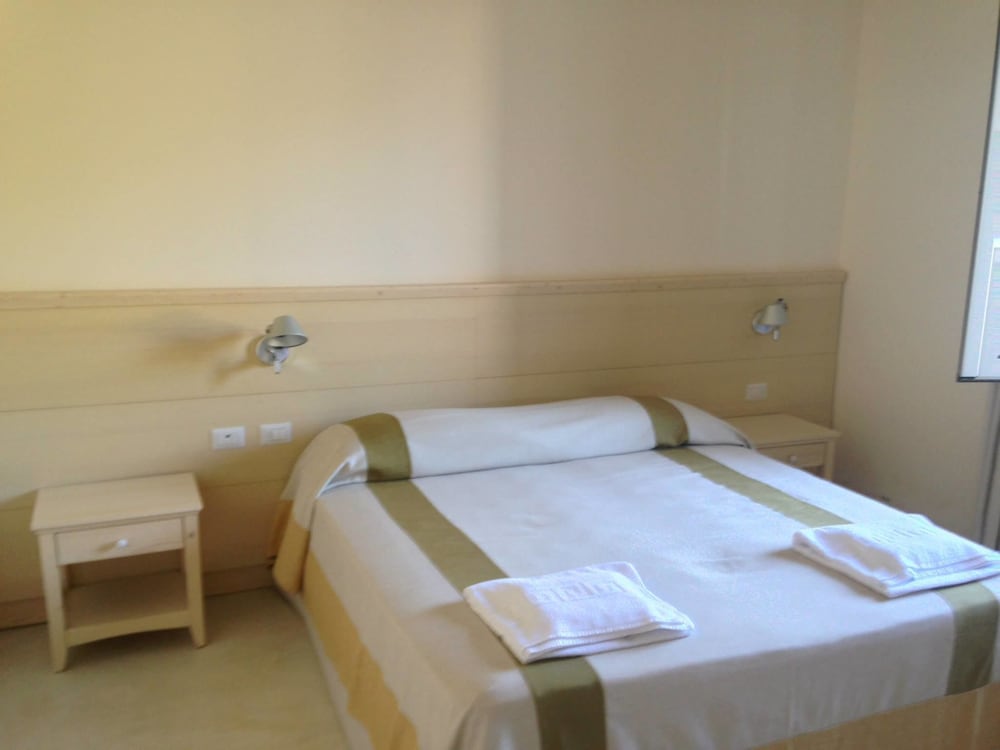 Junior Suite, Garden View (Deluxe) photo 3