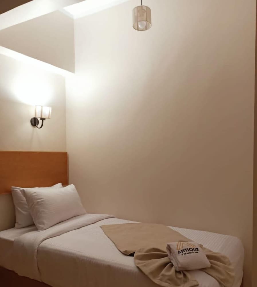 Luxury Triple Room, Multiple Beds, Non Smoking, Private Bathroom photo 1