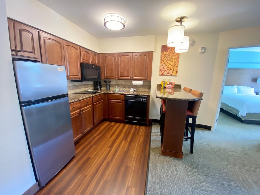 Suite, 1 King Bed, Kitchen, River View - Photo 1