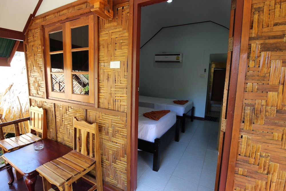 Bungalow Twin beds Air Con photo 1