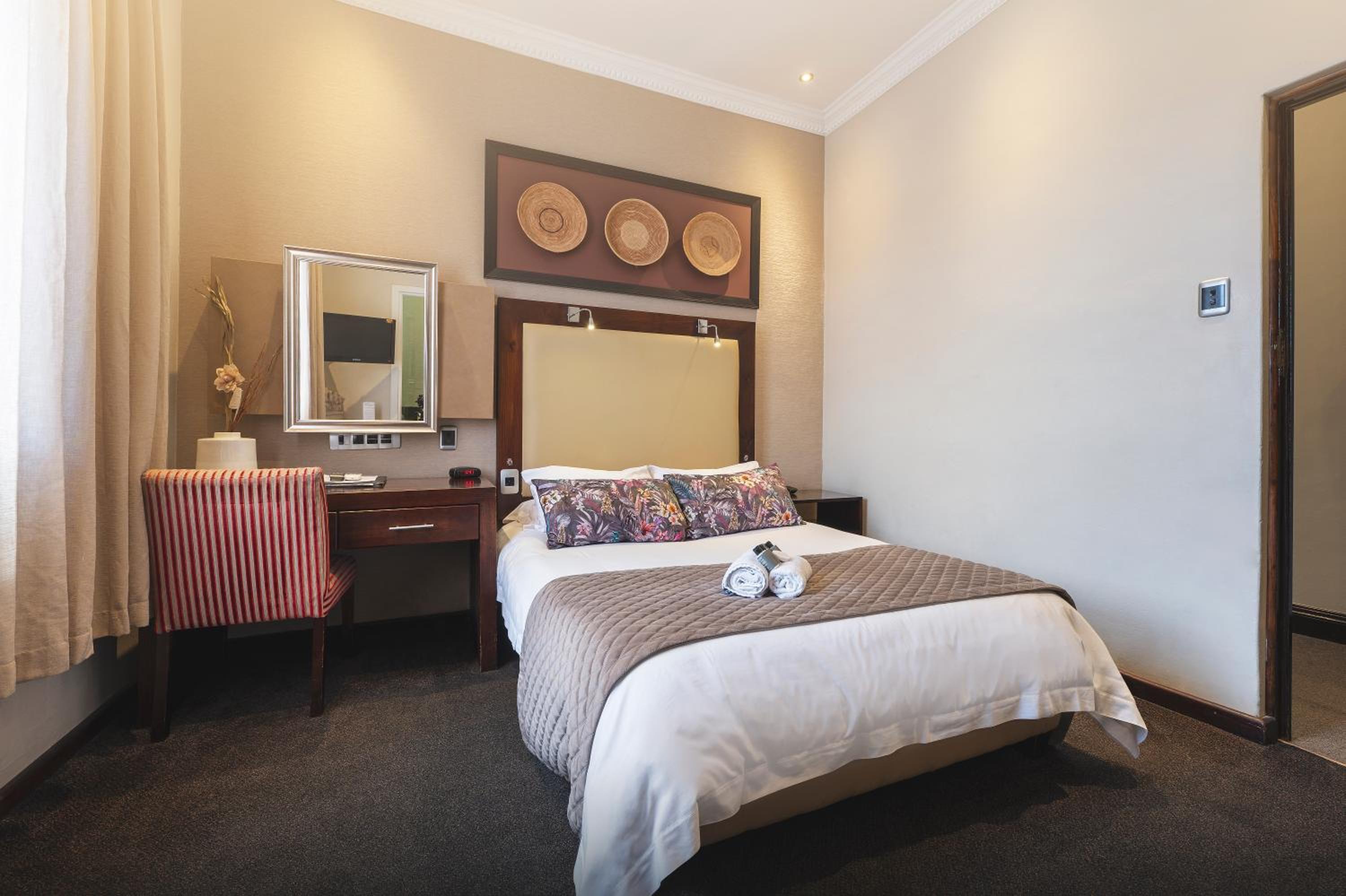 Budget Double Room photo 2