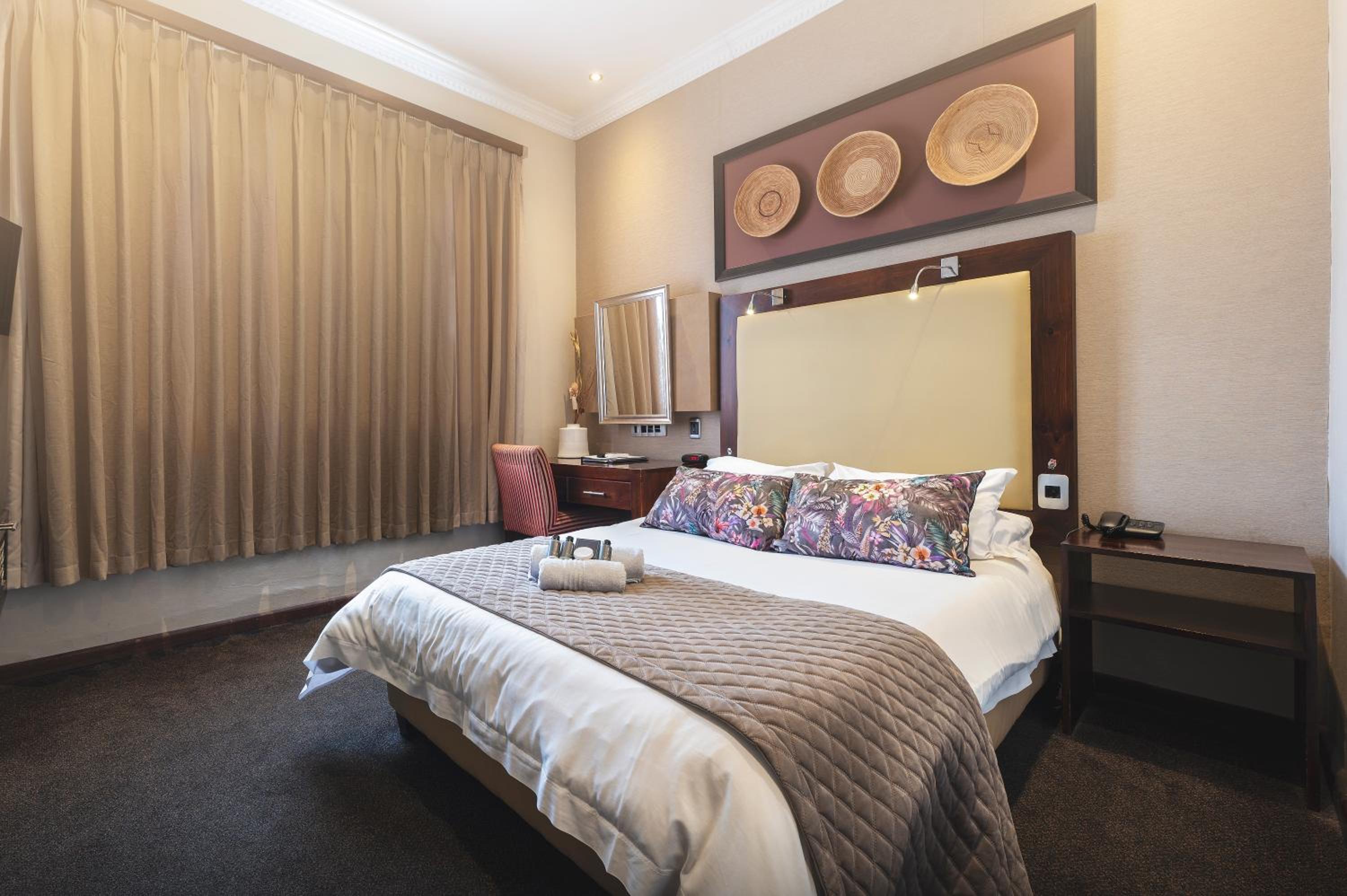 Budget Double Room photo 3