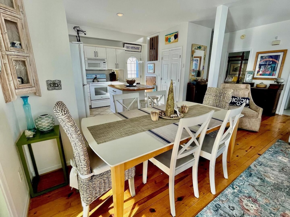 Cottage, Multiple Beds, Balcony, City View photo 2