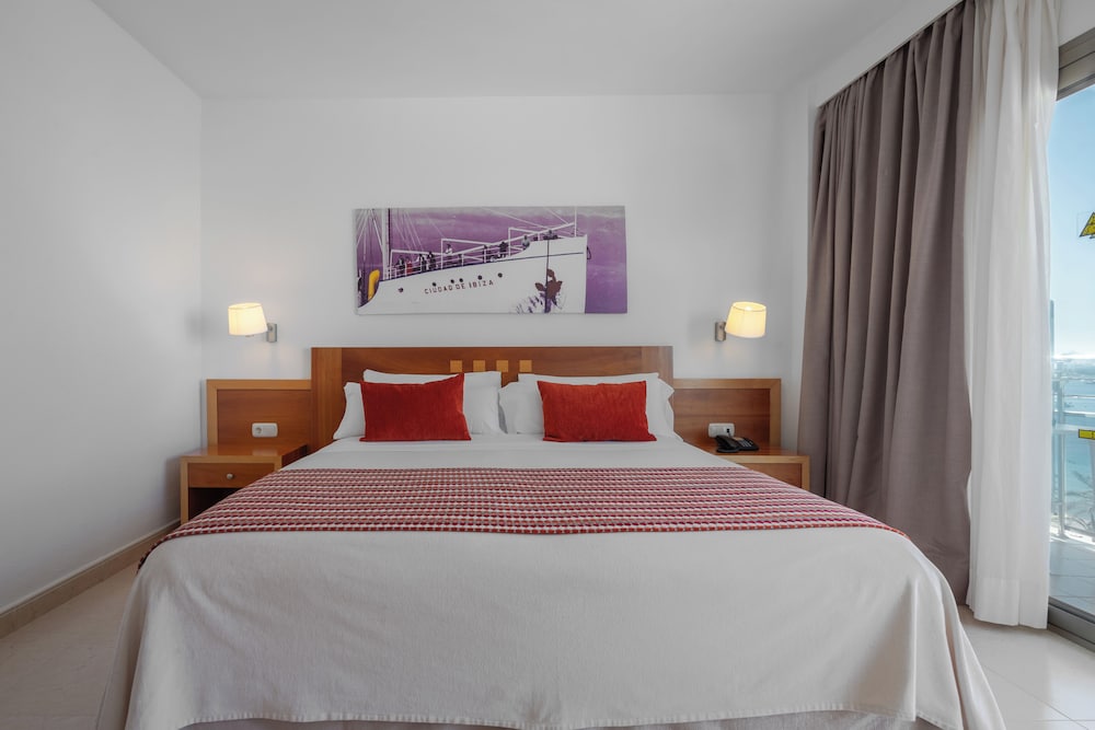 Double or Twin Room, Balcony, Sea View - Photo 2
