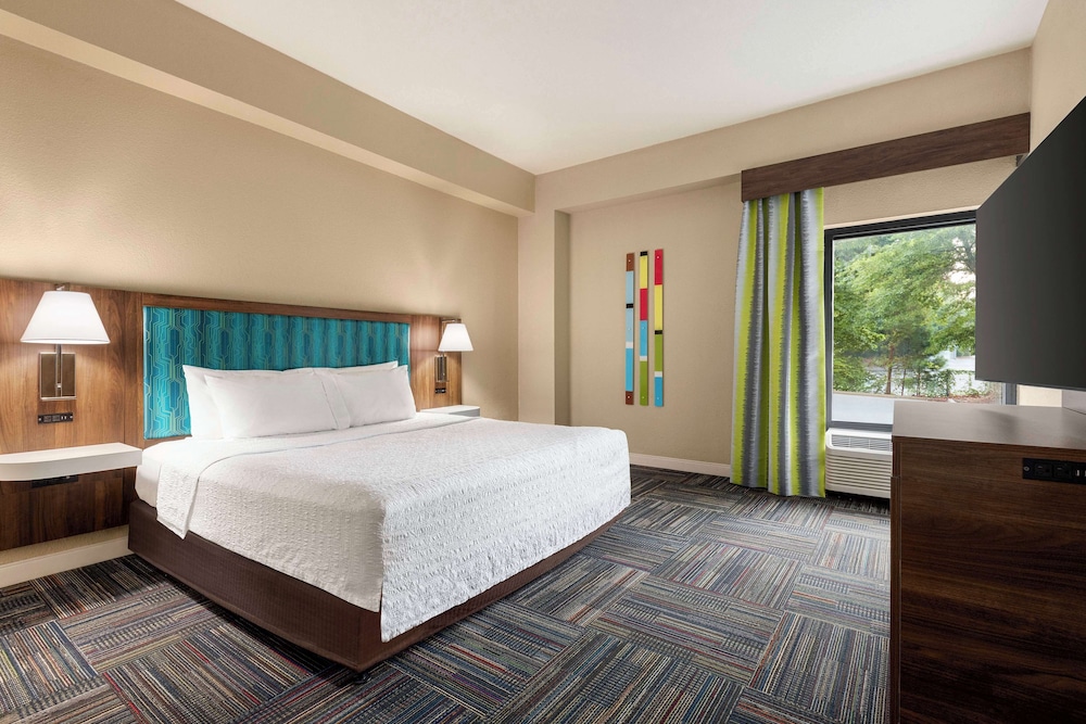 Suite, 1 King Bed, Accessible, Non Smoking - Photo 1