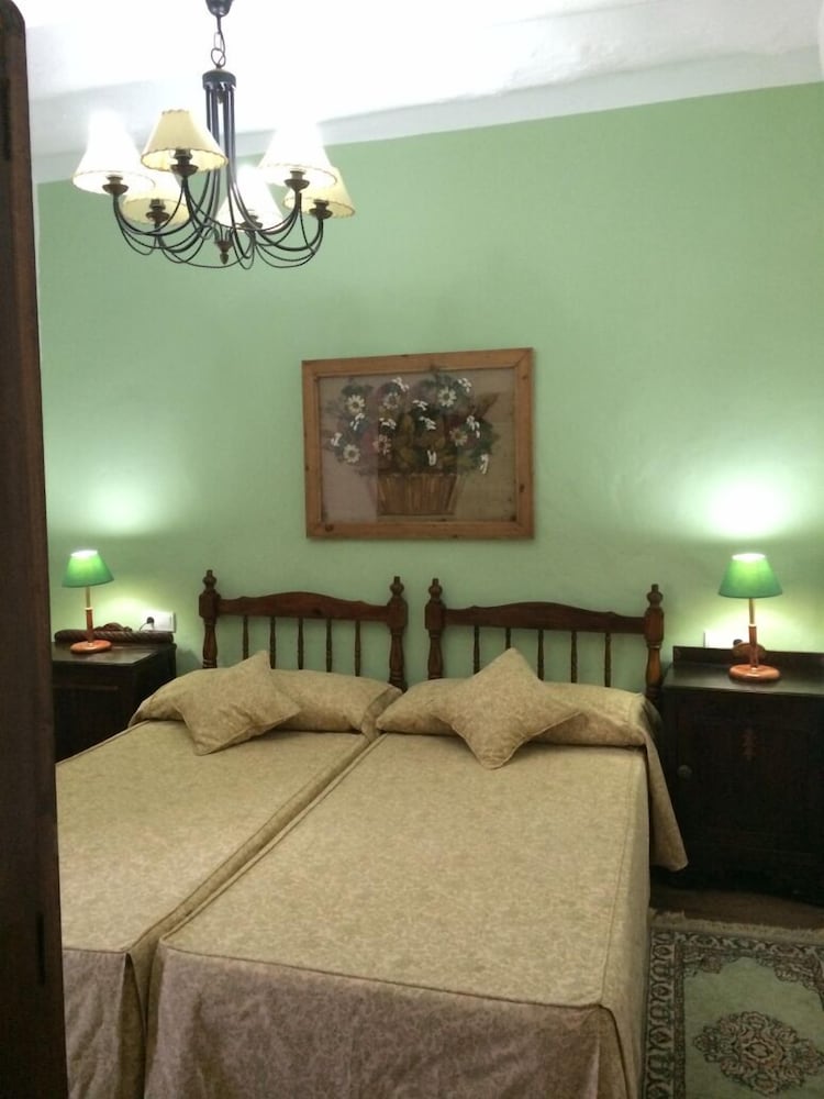 Habitación Doble, 2 Camas Individuales, Baño Compartido (Verde)