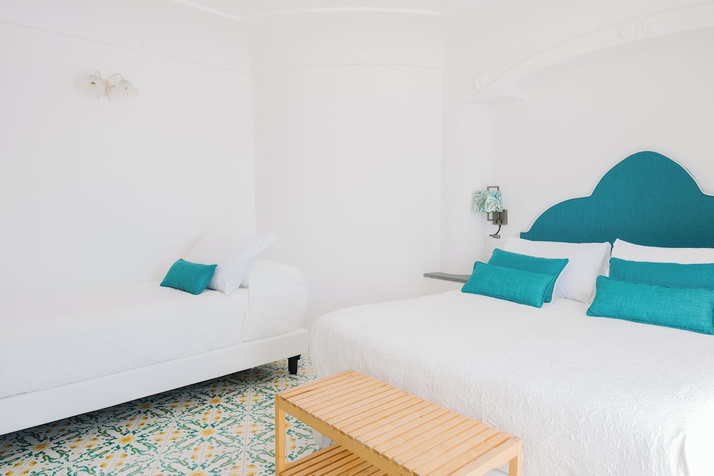 Superior Triple Room, Balcony, Sea View - Photo 5