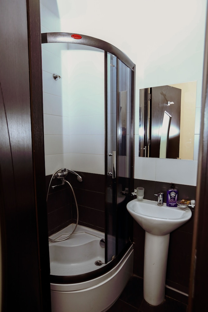 Economy Double Room photo 3