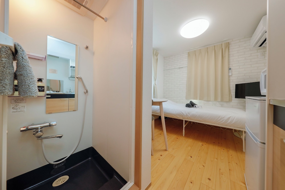 Accommodates one-person, Non Smoking photo 3
