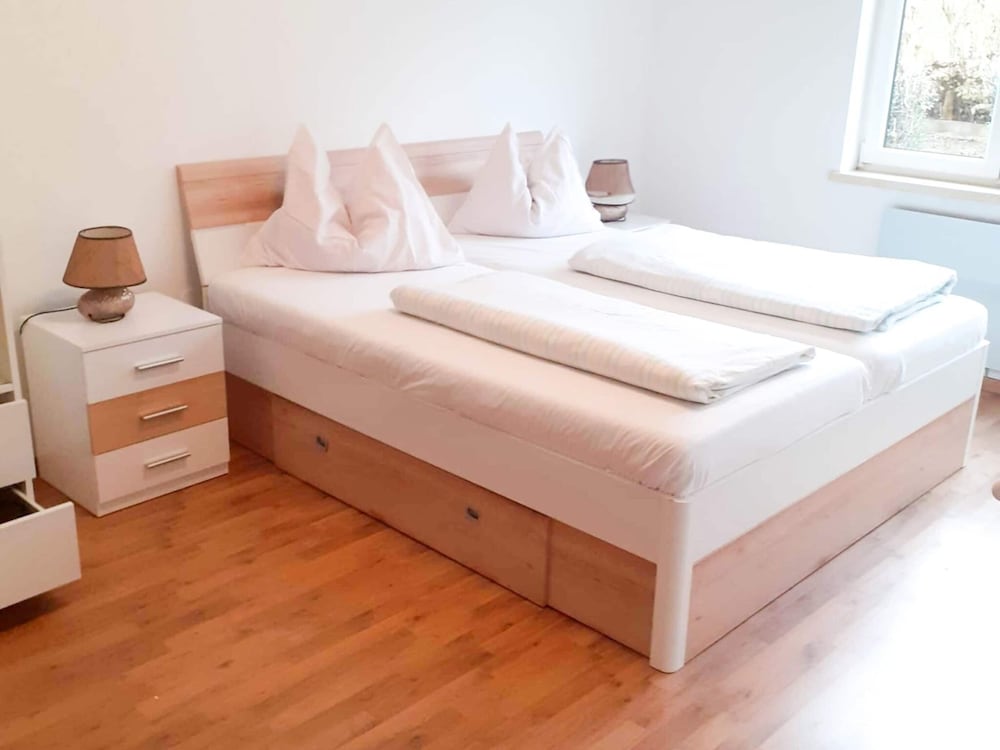 Apartment photo 2