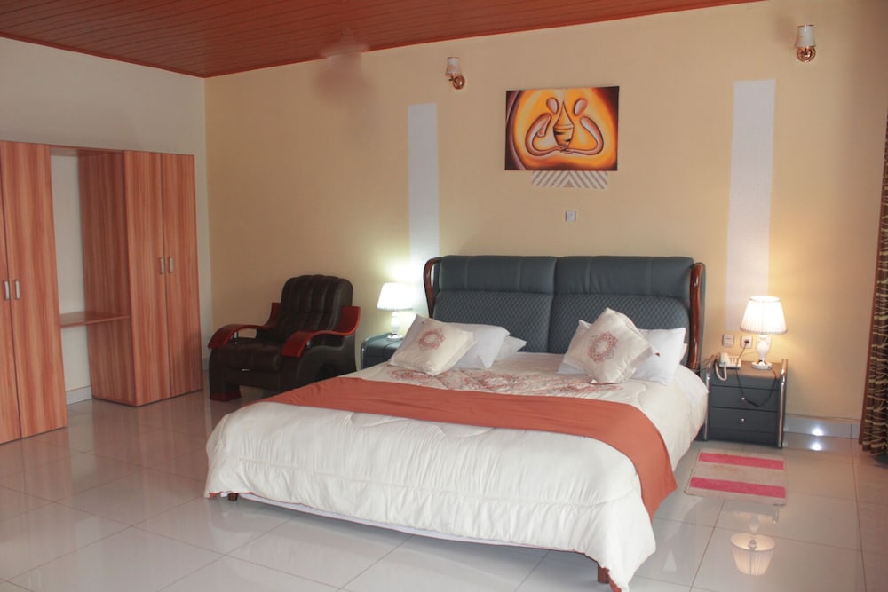 Studio Suite, Balcony, Lake View