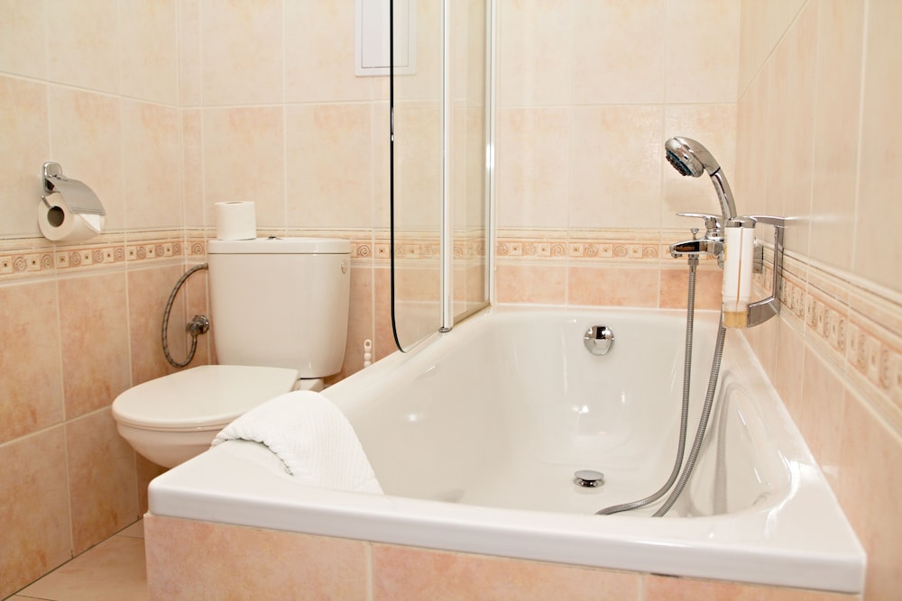Standard Double or Twin Room photo 3
