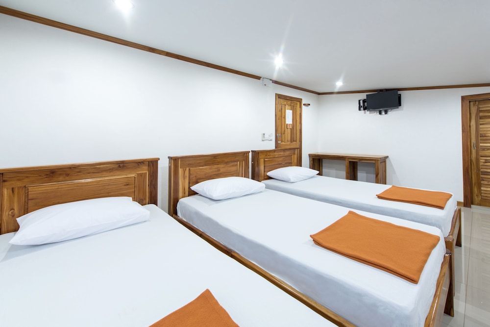 Standard Triple Room photo 2