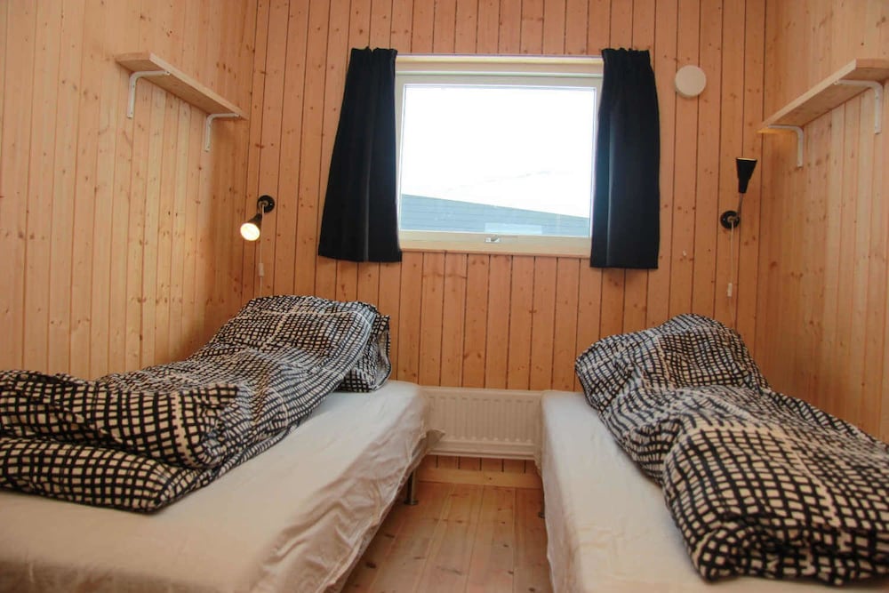 Twin Room, 4 Bedrooms, Non Smoking, Shared Bathroom photo 1