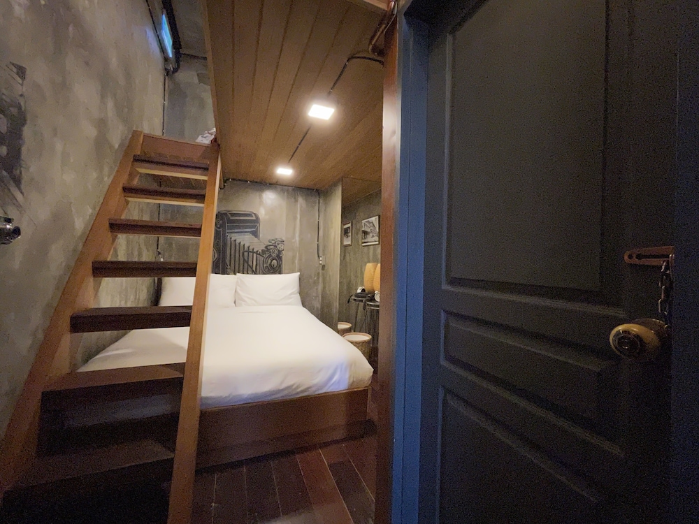 Loft Theatre Triple Room photo 3