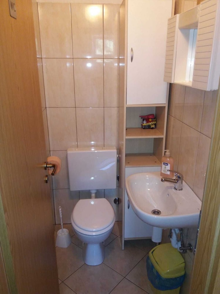 Double Room (R2) - Photo 10
