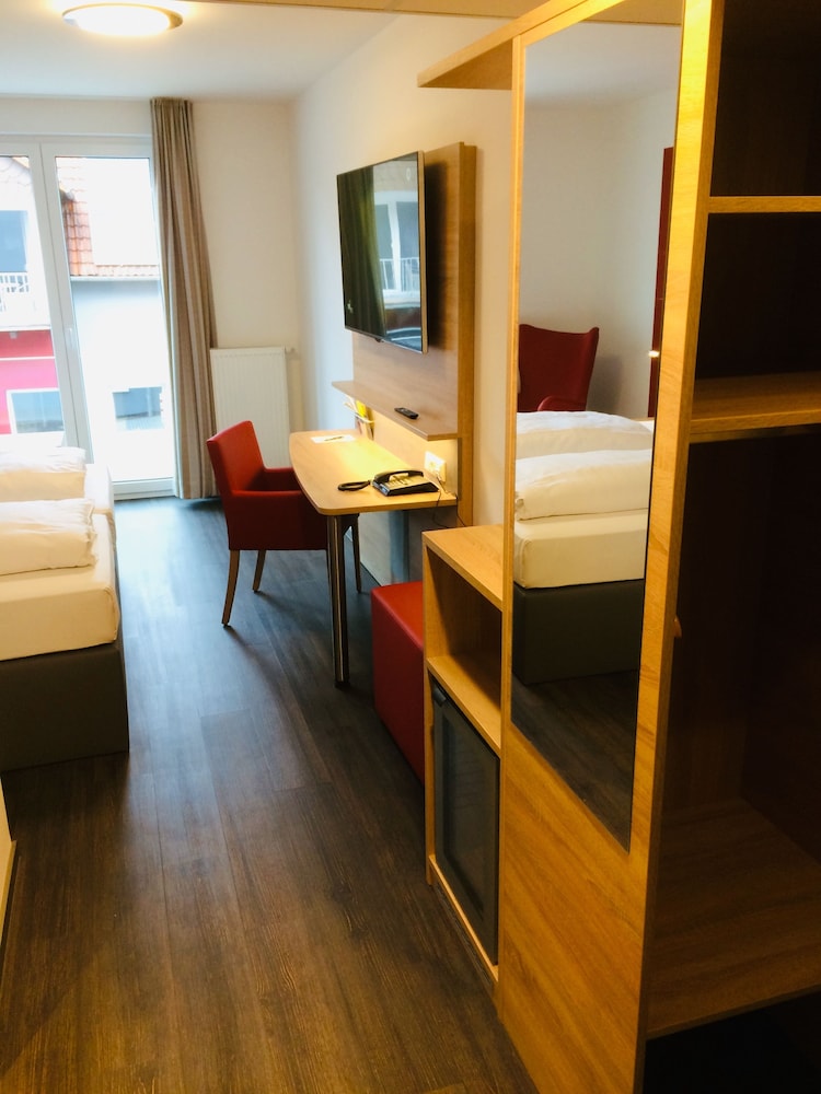 Standard Twin Room, 2 Twin Beds photo 3
