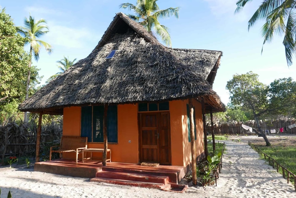 Deluxe Bungalow (1) photo 3
