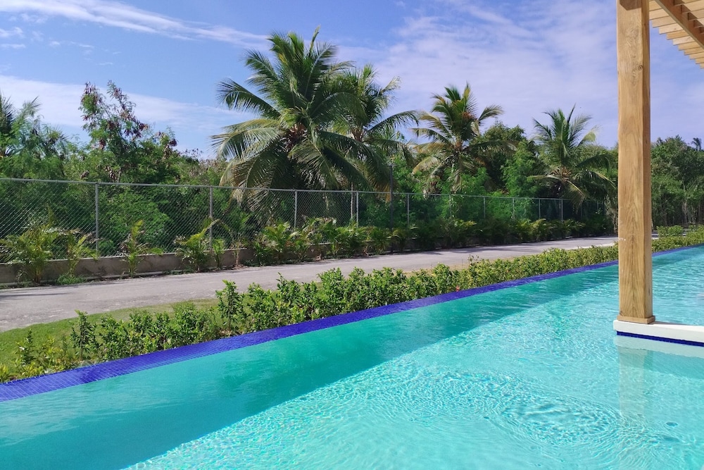 Junior Double Room, Pool Access, Garden View