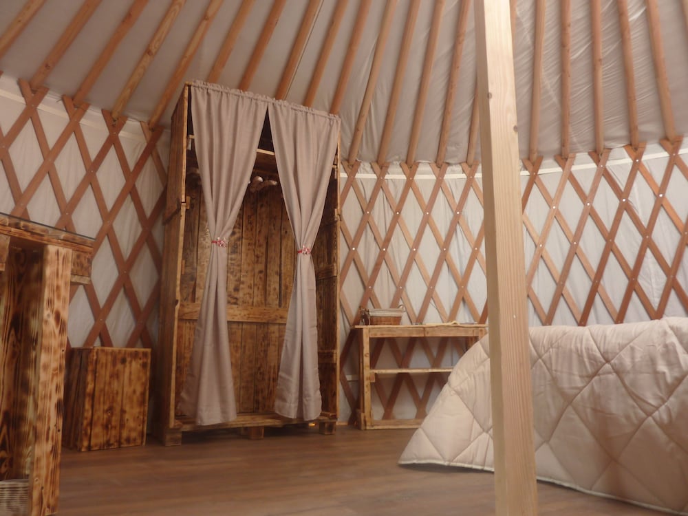 Exclusive Studio Suite, 1 Bedroom, Private Bathroom, Hill View photo 3