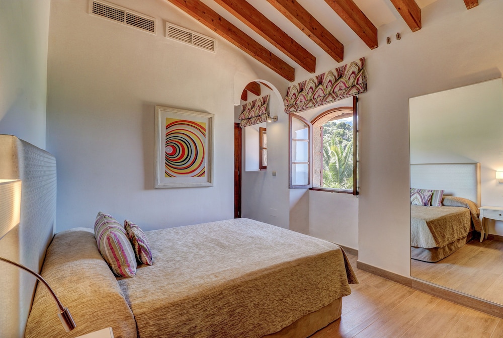 Single Room, City View