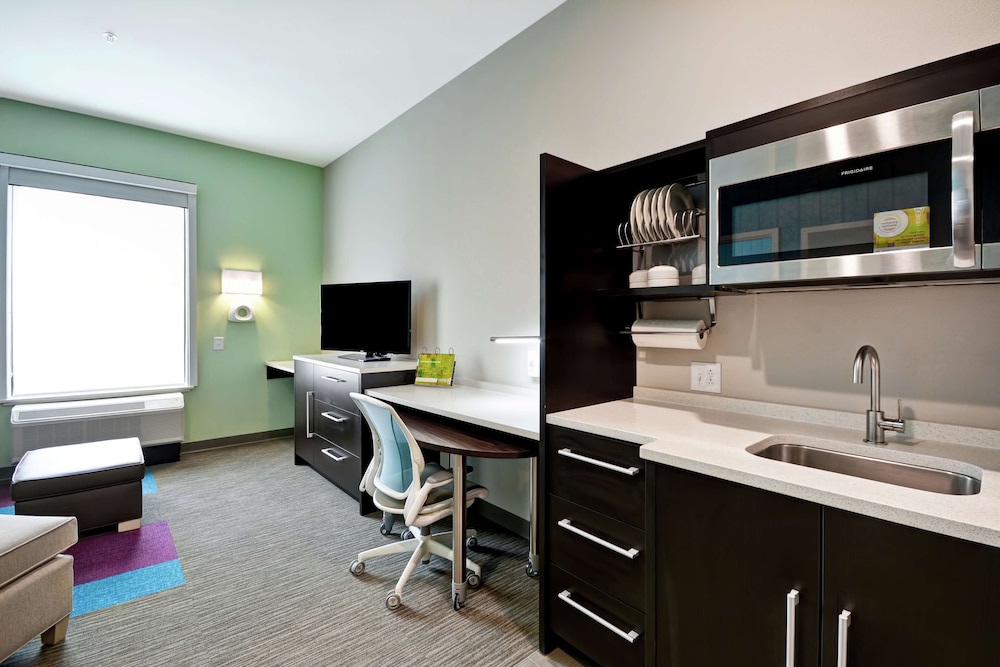 Suite, 1 King Bed, Accessible, Non Smoking (Hearing)
