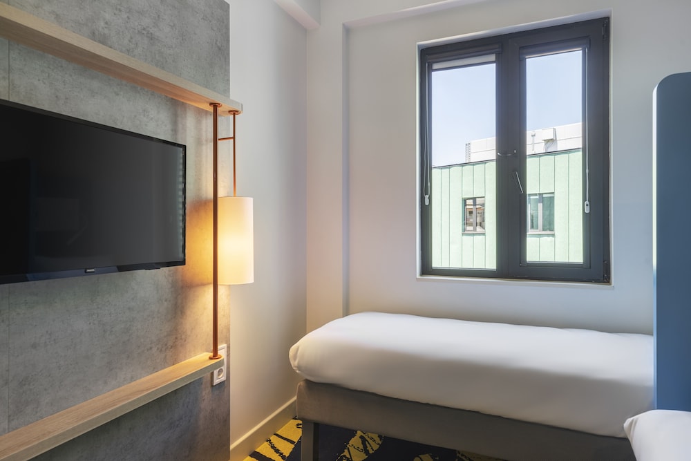 Standard Room, 2 Twin Beds - Photo 3