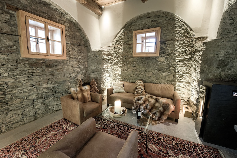 Suite, Tower photo 1