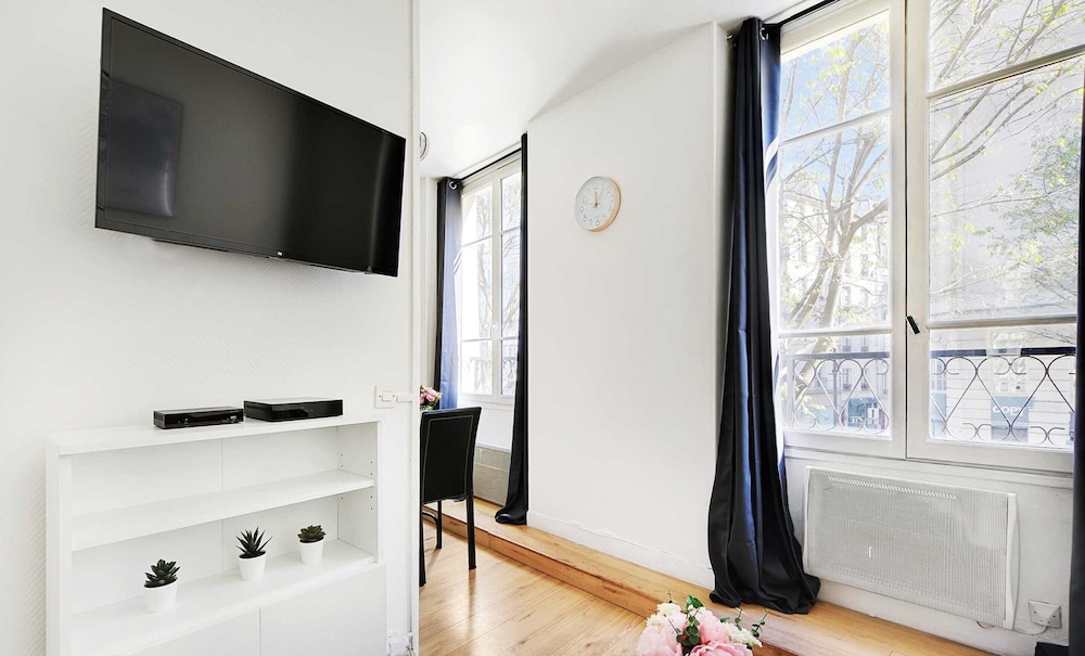 Apartment photo 2