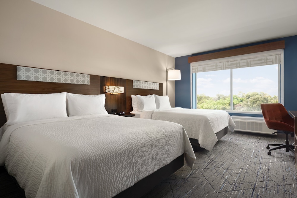 Suite, Multiple Beds, Accessible, Non Smoking photo 1