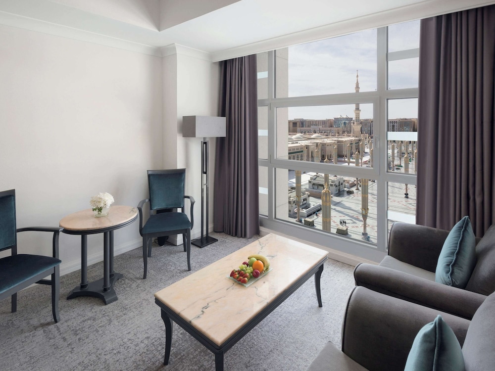 Deluxe Room, 1 King Bed (HARAM VIEW) - Photo 3